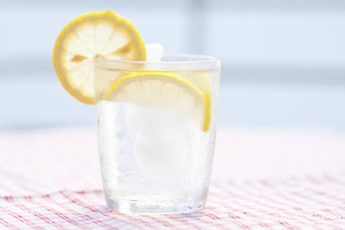 citrónová voda recept