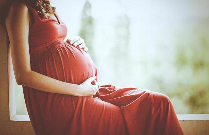 scarico acquoso all'inizio della gravidanza