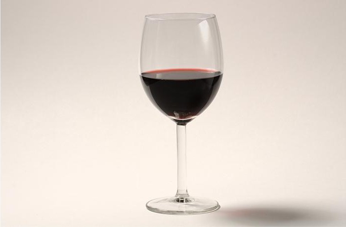 Bicchieri per vino bianco e rosso