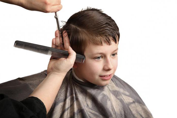jaký den je lepší snížit vlasy dítěte