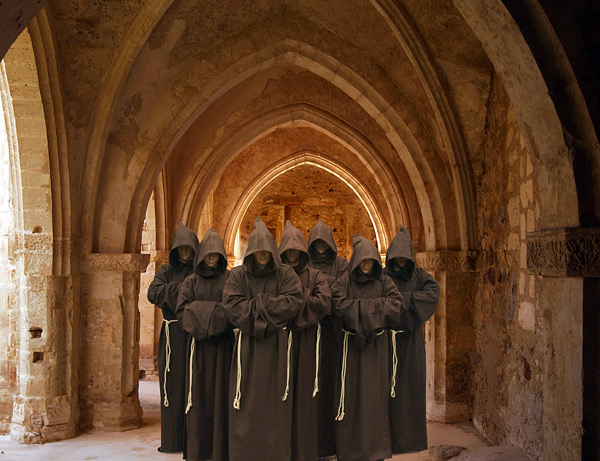 Mnisi z kościoła katolickiego