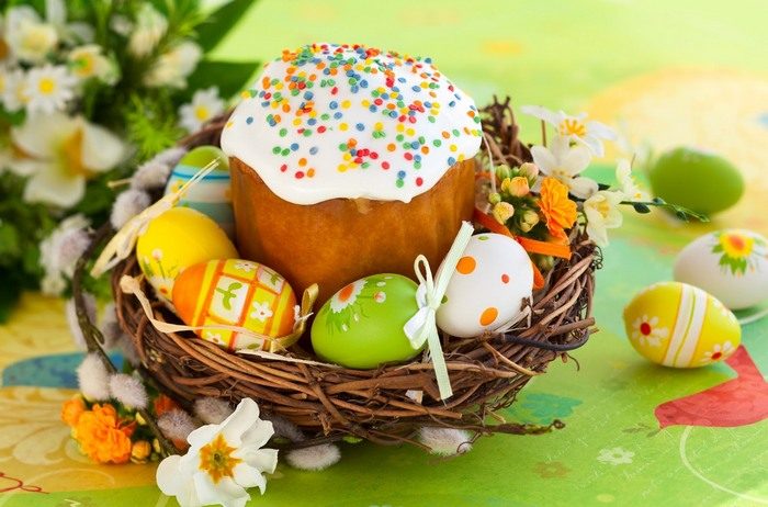 Velikonoční dort a vejce