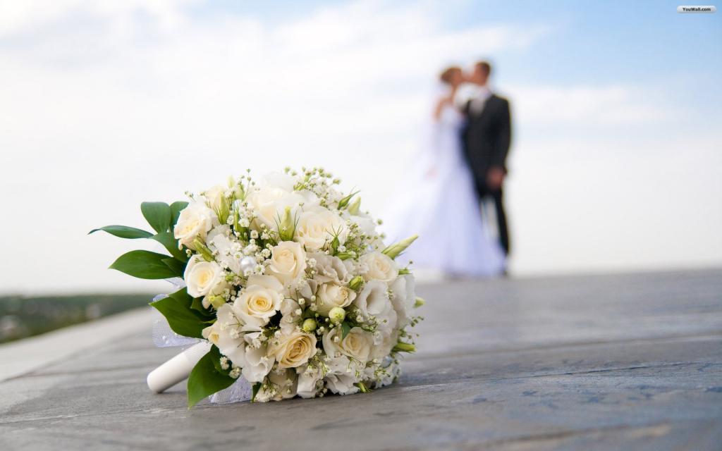 Bouquet da sposa a terra