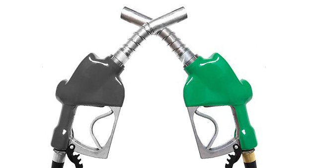 naftu nebo benzínu, což je lepší