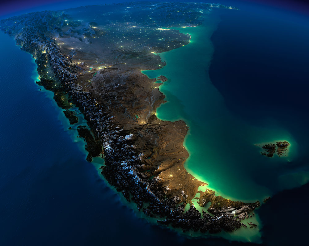 Lo stretto di Magellano tra il Sud America e l'arcipelago della Terra del Fuoco.