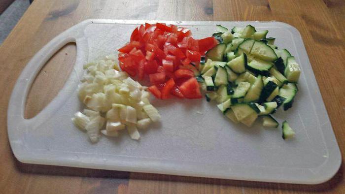 salata od krastavaca od rajčica i kalorije papra