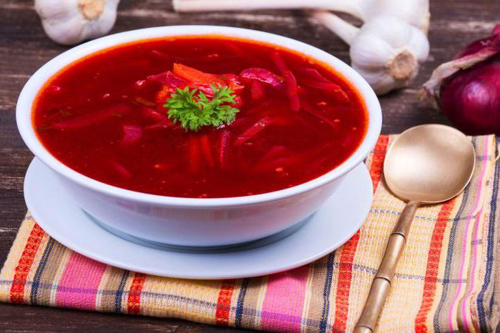 Qual è la differenza tra zuppa e zuppa di barbabietola