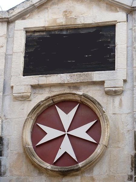 Znaczenie krzyża maltańskiego