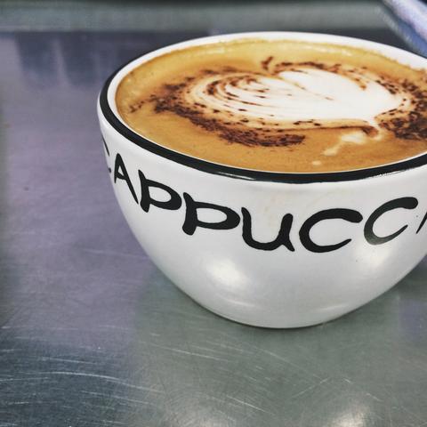 Jaka jest różnica między latte i cappuccino a espresso?