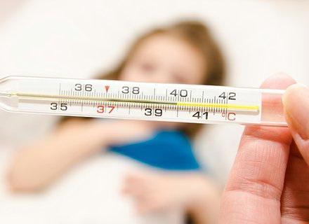 quale temperatura devono abbattere i bambini?
