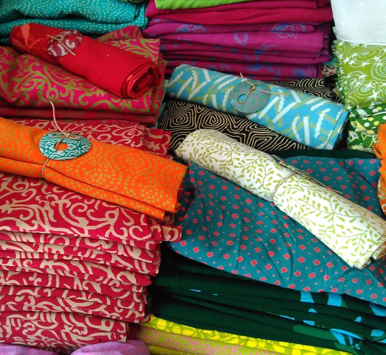 Балинесе обојени текстили