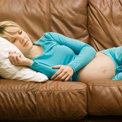 bol pod rebrima tijekom trudnoće