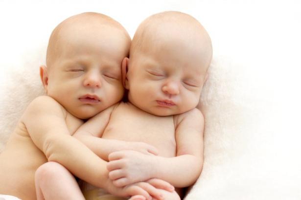 co dělat, abyste otěhotněla s dvojčaty