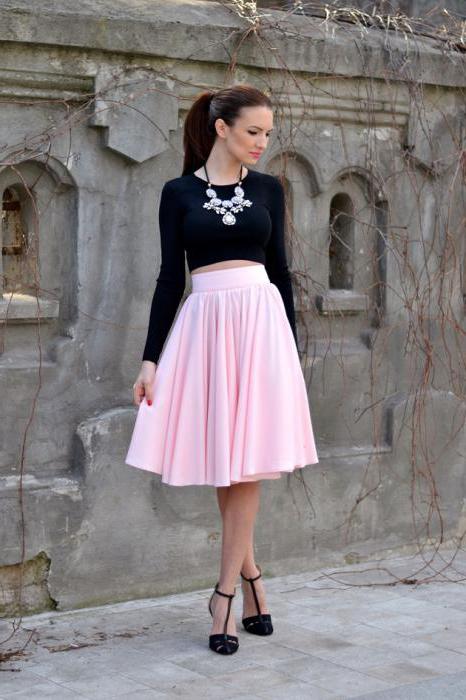 Co nosit růžovou sukni