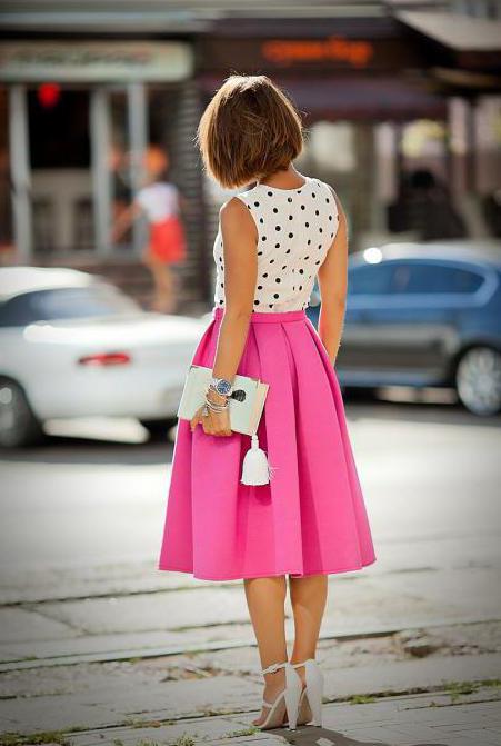 Różowa spódnica zdjęcie