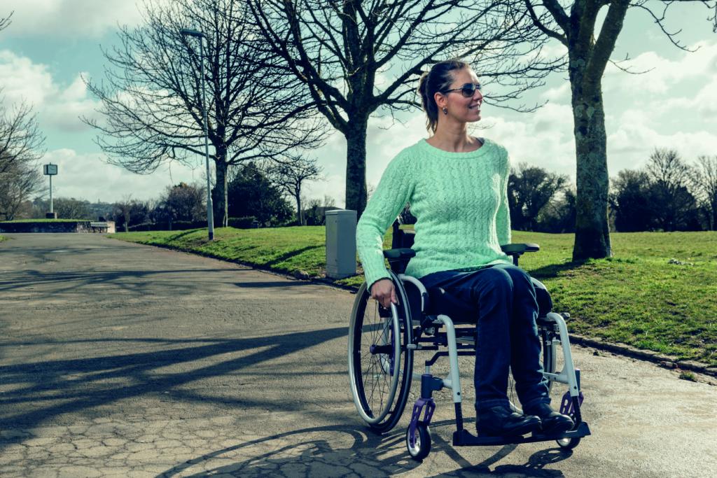 wózki inwalidzkie na ulicę