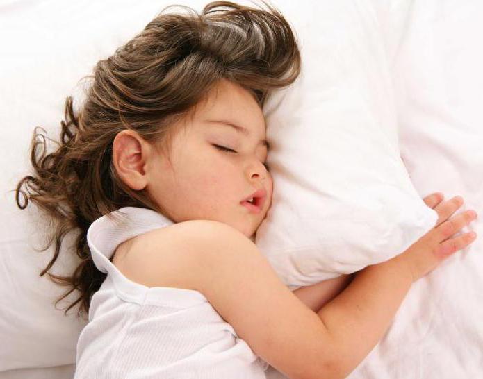 a che ora può dormire un bambino su un cuscino
