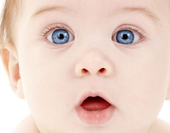 когато цветът на очите на новороденото се промени