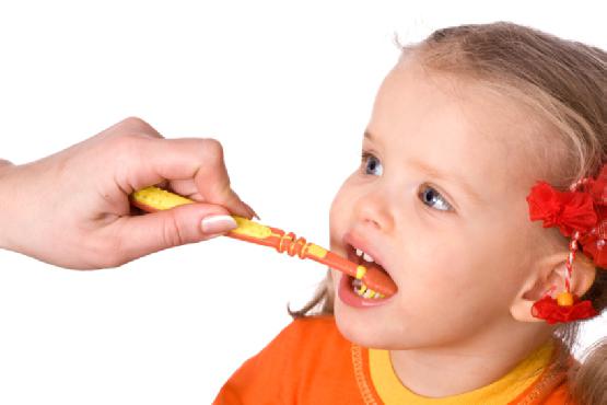 kako naučiti dijete da opere zube