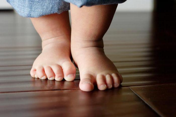 3-месечно бебе може да се постави на крака