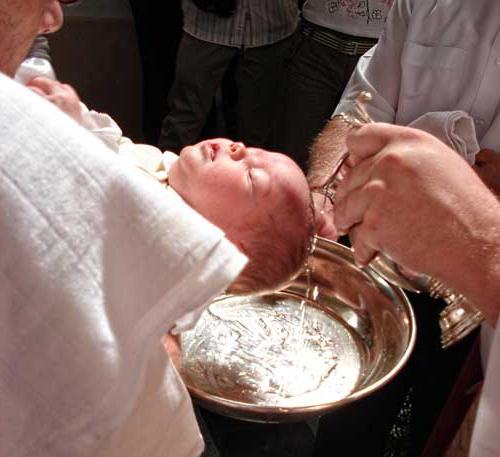 v avgustu krstiti otroka