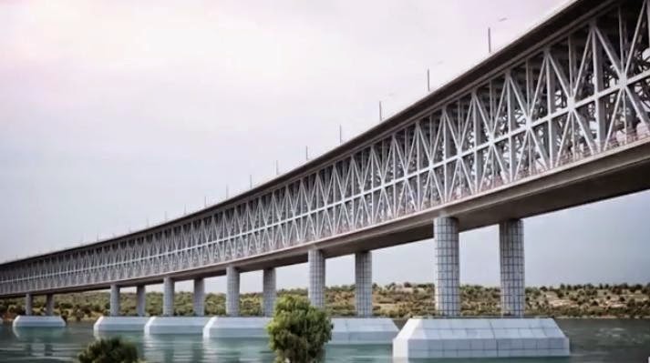 Нови мост у Русији