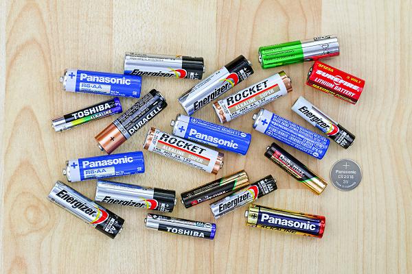 různých baterií