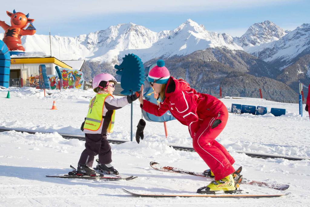 come insegnare ai bambini a sciare all'asilo