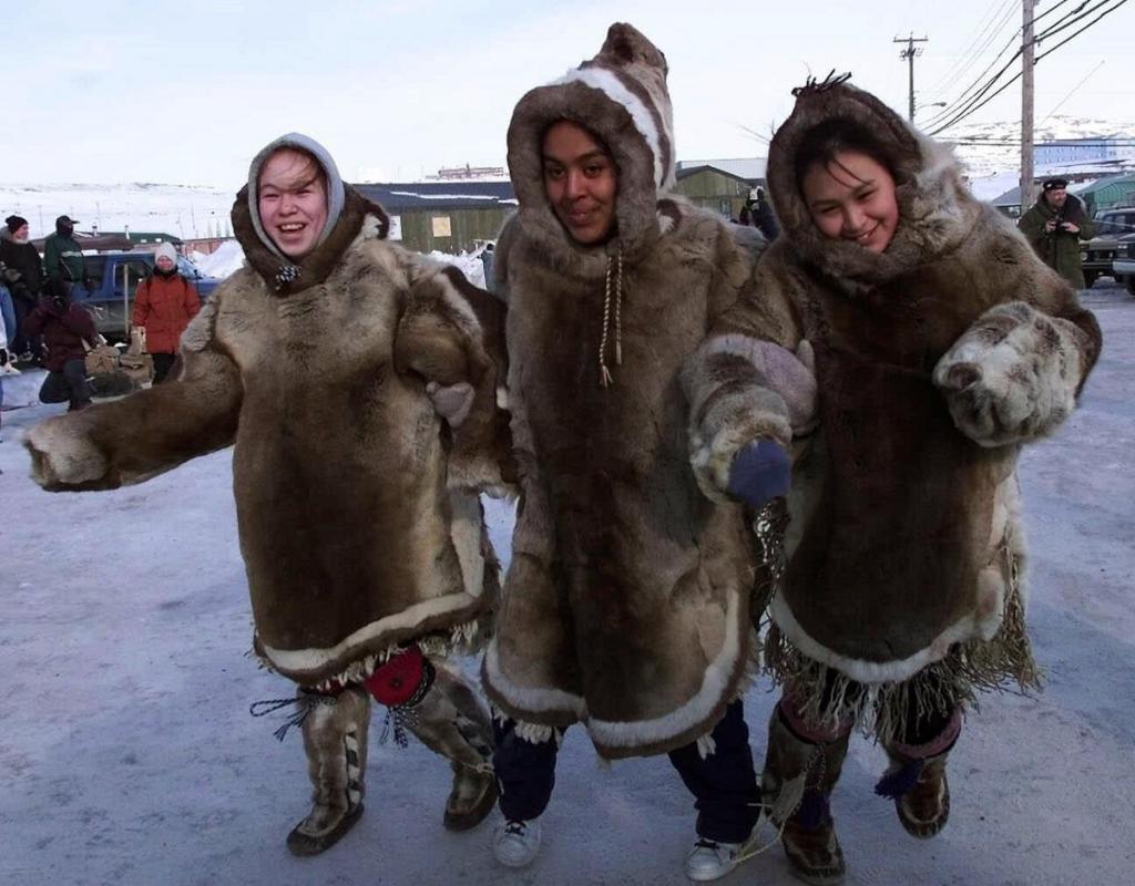 Eskimi se zabavajo v Kanadi