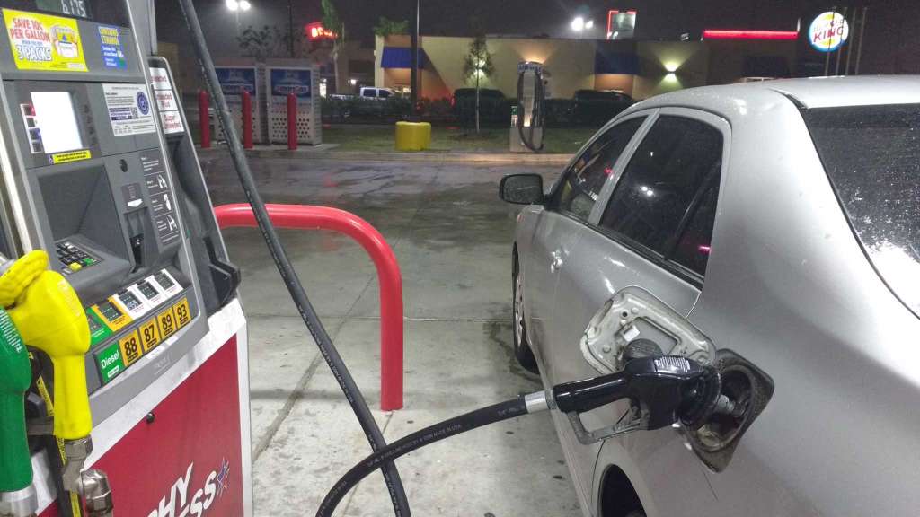 il costo della benzina alle stazioni di servizio