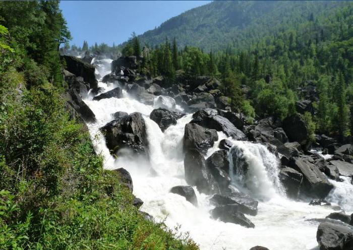 Altai hory Uchar vodopád