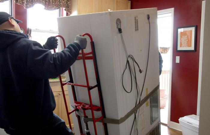 consegnare un vecchio frigorifero per soldi a Mosca