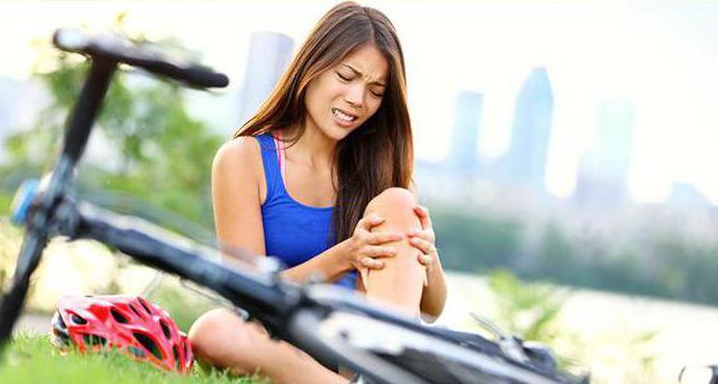 artritida kolena, kterou ošetřuje lékař