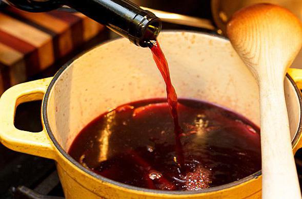 sestavine klasičnega kuhanega vina