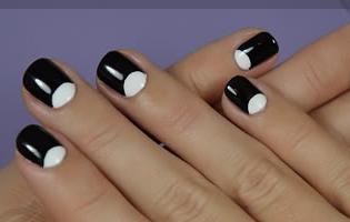 бяла френска снимка на ноктите