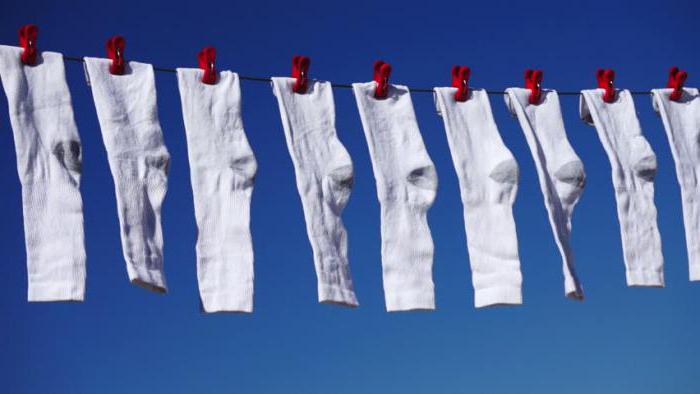 bílé ponožky, jak se umýt