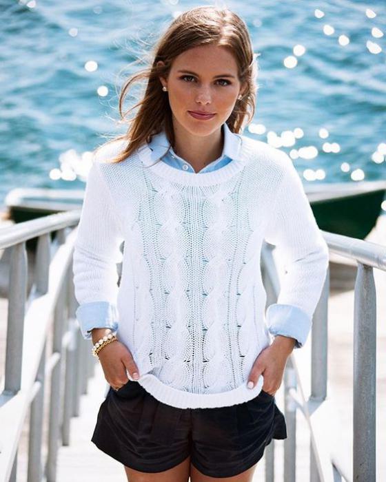 bílý pletený svetr