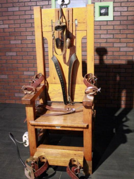 który wynalazł krzesło elektryczne