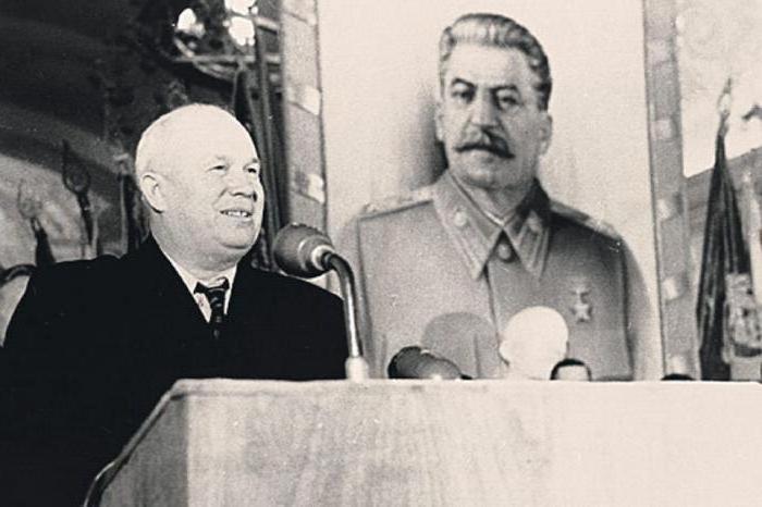 Perché il corpo di Stalin è stato portato fuori dal Mausoleo