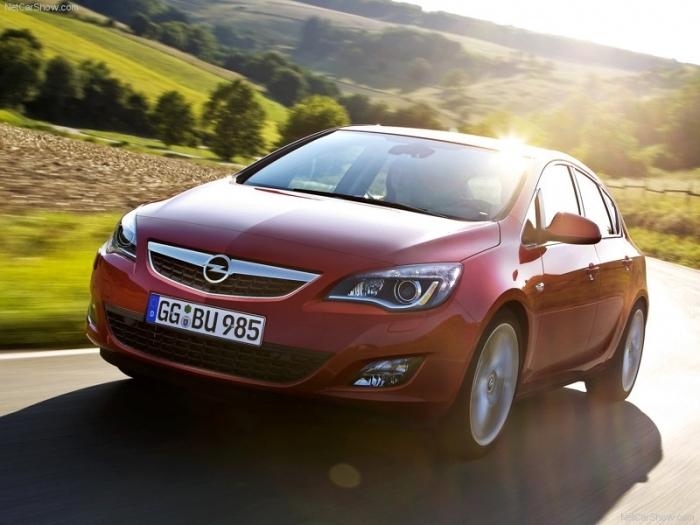Opel Astra sedan specifikace