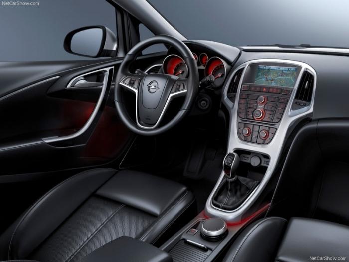 Recenze autora Opel Astra Sedan