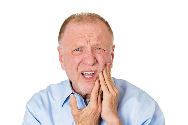 proč bolest dásní a zubů