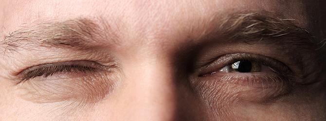 Příčiny nervového očního klinu