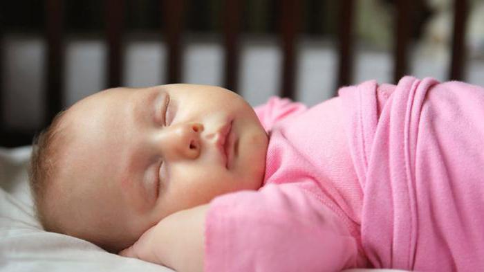 novorojenčkov drhtaj v spanju