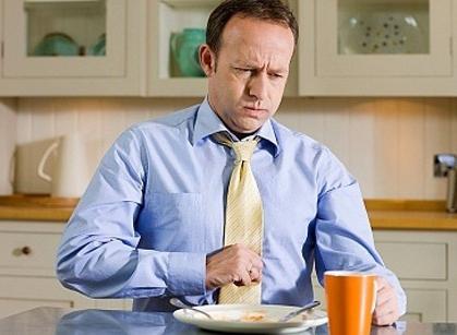 ociężałość w żołądku po jedzeniu