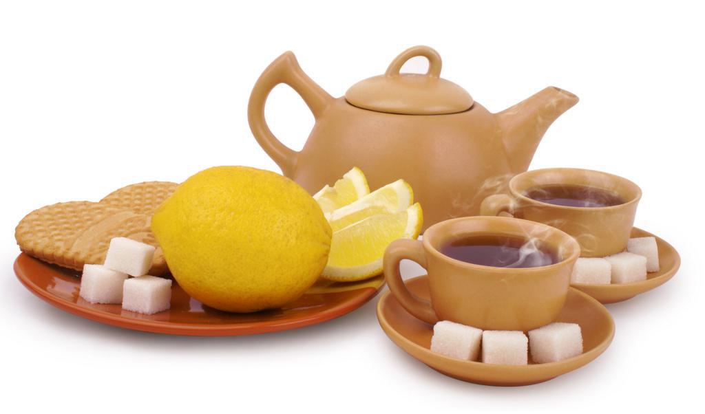 Tè con limone e zucchero