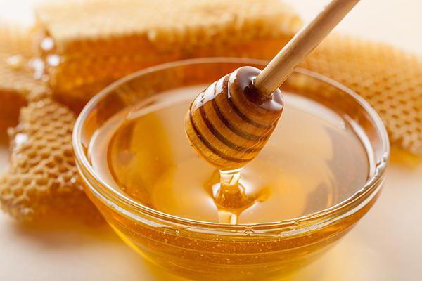 защо медът е захаросан