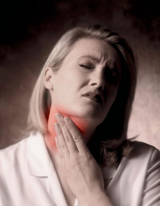 sintomi di gonfiore della gola