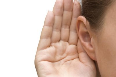 dlaczego dzwoni w prawym uchu