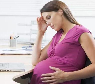 scarico bianco nelle donne in gravidanza